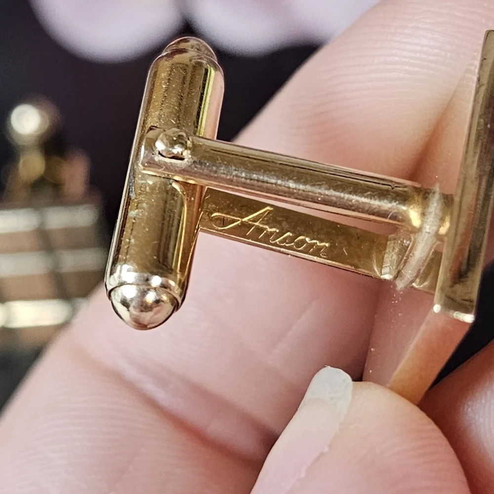 Vintage Anson Karatclad Heavy Gold Plated Square Wood Grain Design Cuff Links